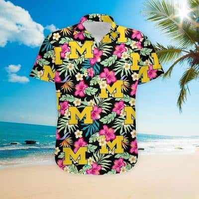 Michigan Wolverines Hawaiian Shirt Hibiscus Pattern Summer Beach Gift Michigan Wolverines Hawaiian Shirt Hibiscus Pattern Summer Beach Gift