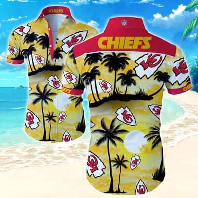 Kansas City Chiefs Hawaiian Shirt Palm Tree Pattern Summer Vacation Gift