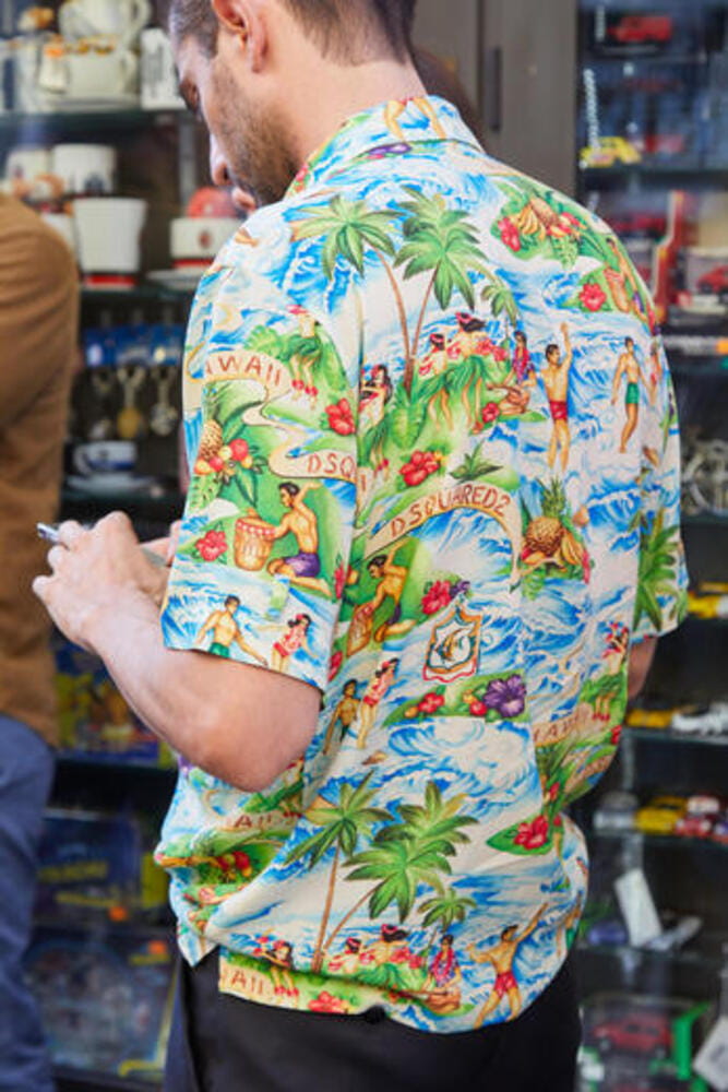 Man with Dsquared shirt with Hawaiian design before Palm Angels fashion show, Milan Fashion Week street style Man with Dsquared shirt with Hawaiian design before Palm Angels fashion show, Milan Fashion Week street style