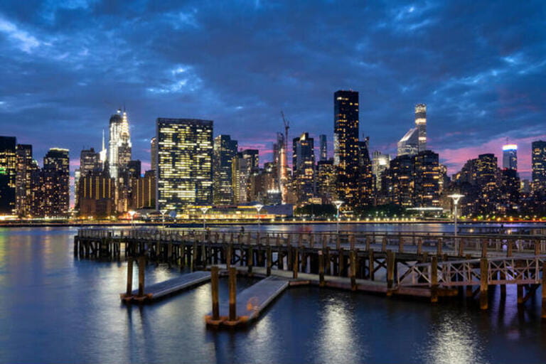 Manhattan Skyline from Gantry Plaza State Park Pier at night, New York, USA Manhattan Skyline from Gantry Plaza State Park Pier at night, New York, USA