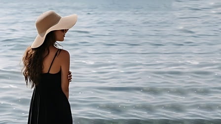 What Colors Should I Avoid Wearing In The Ocean?